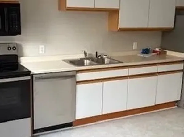 2231 W 3rd St APT 2, Duluth, MN 55806