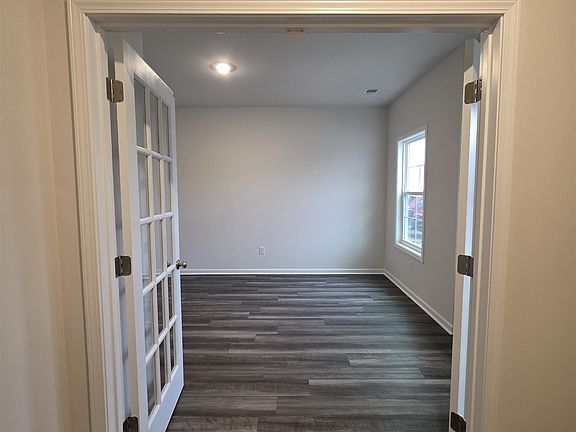 3rd image of 7057 Fairview Falls Dr