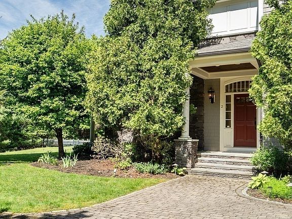 5th image of 2 Stonegate Ln