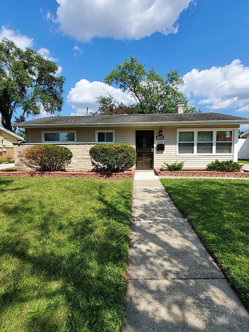 1369 Stanley Blvd photo 1