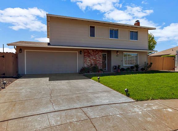 3rd image of 983 Cayuga Dr