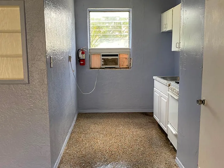 545 N Ridgewood Ave — Photo 4