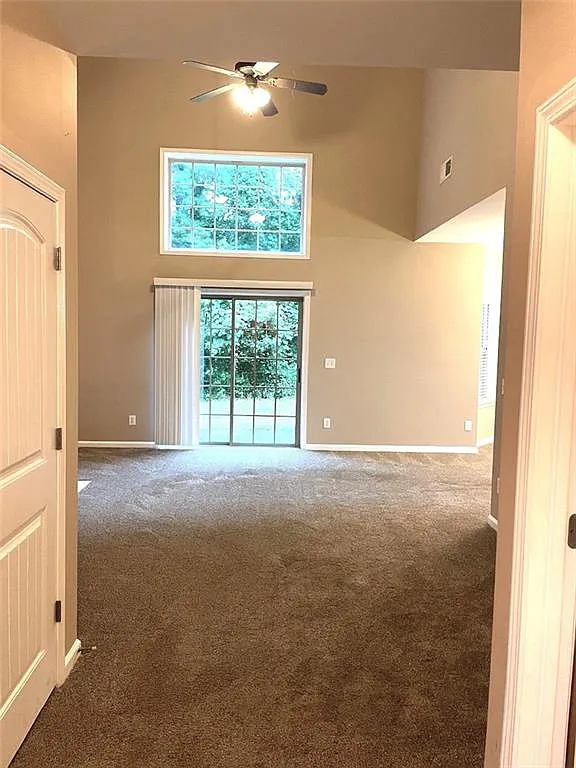 3 bed, 2.5 bath, 1843 sqft, $2,150 — Photo 3