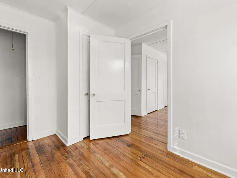 1076 Cherokee St — Photo 17