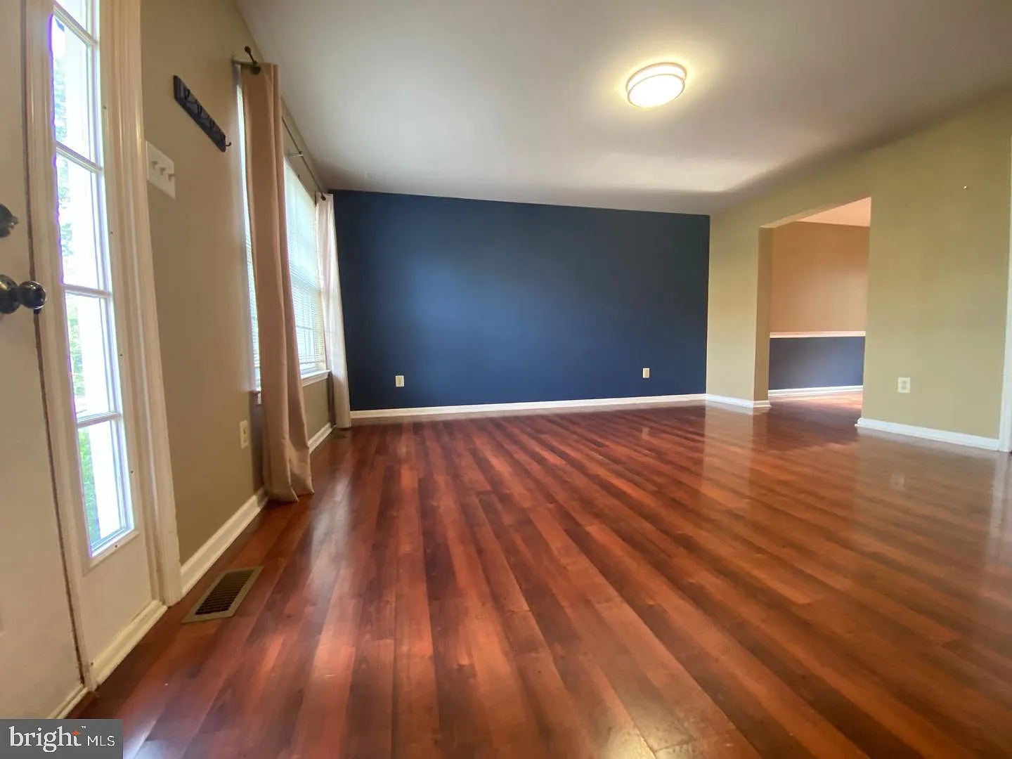 2 bed, 2.0 bath, 1120 sqft, $2,100 — Photo 3