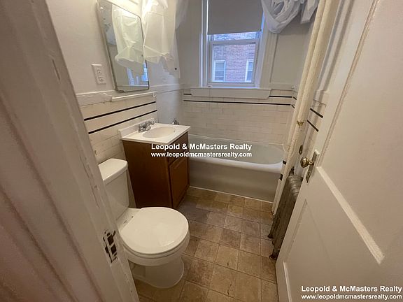 5th image of 1681 Commonwealth Ave #8810