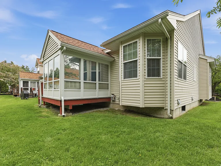 39 Brook Ln — Photo 38
