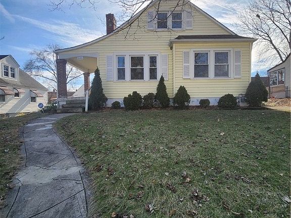 3rd image of 226 Ashwood Ave