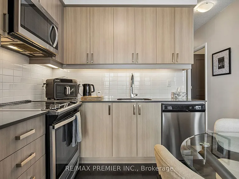 7895 Jane St #1717 — Photo 25