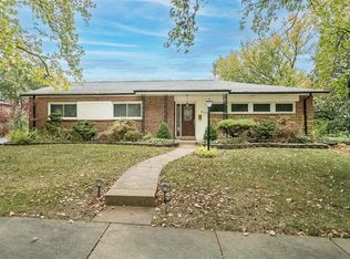 11 Nob Hill Ln, Saint Louis, MO 63130