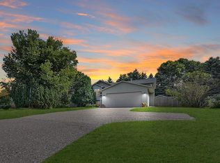 830 Dellwood St S, Cambridge, MN 55008