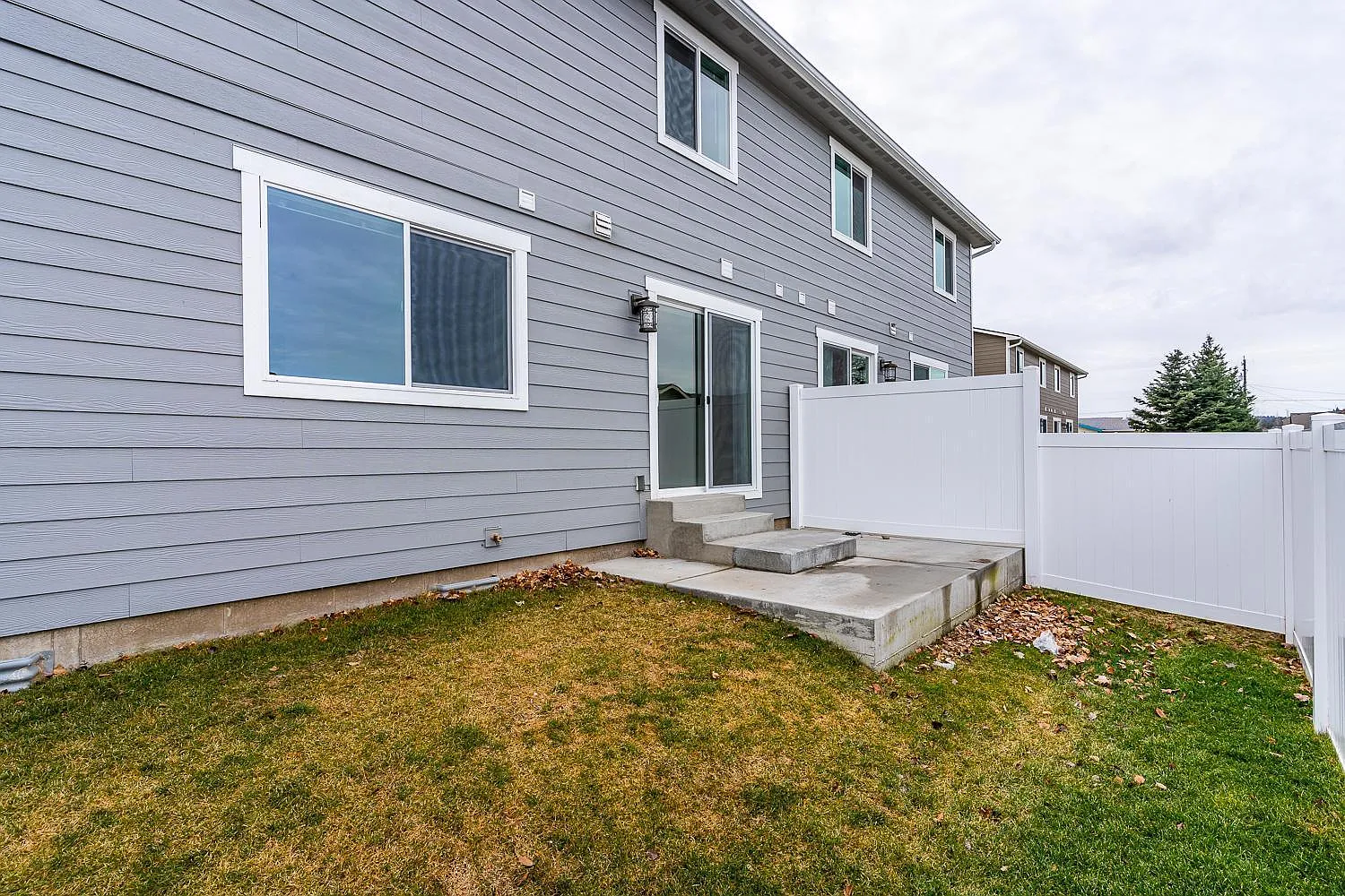 4 bed, 2.5 bath, 1800 sqft, $2,400 — Photo 4