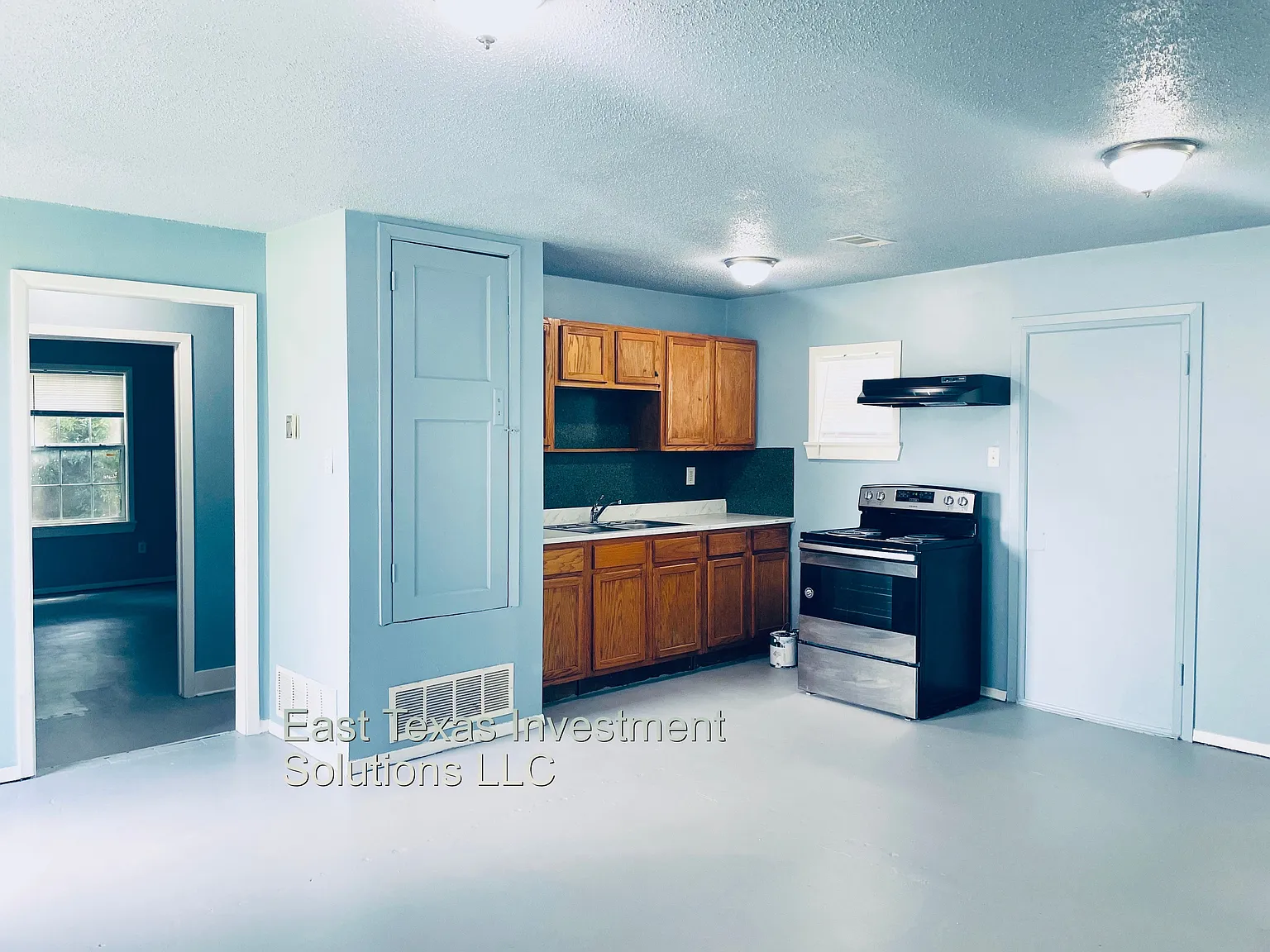 2 bed, 1.0 bath, 850 sqft, $1,100 — Photo 1