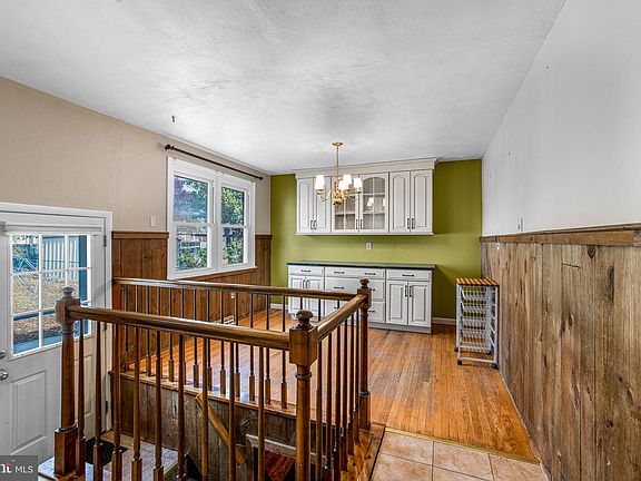 5th image of 30 Tuckahoe Rd