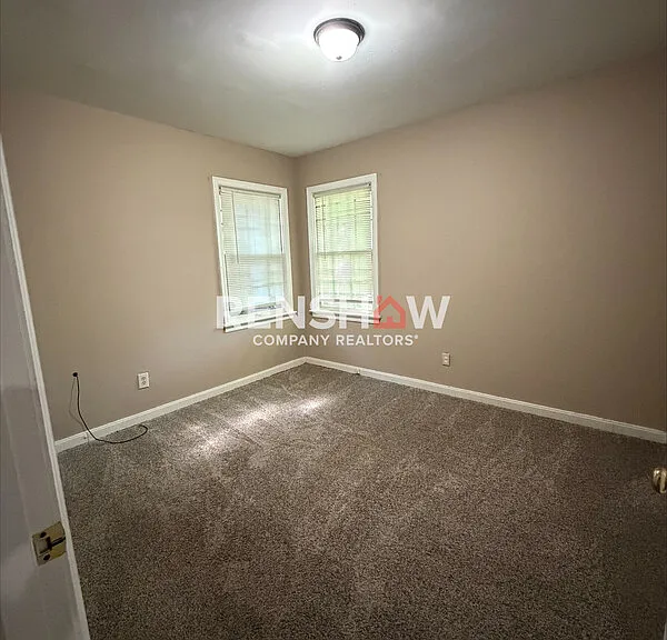 54 Locust Ln — Photo 12