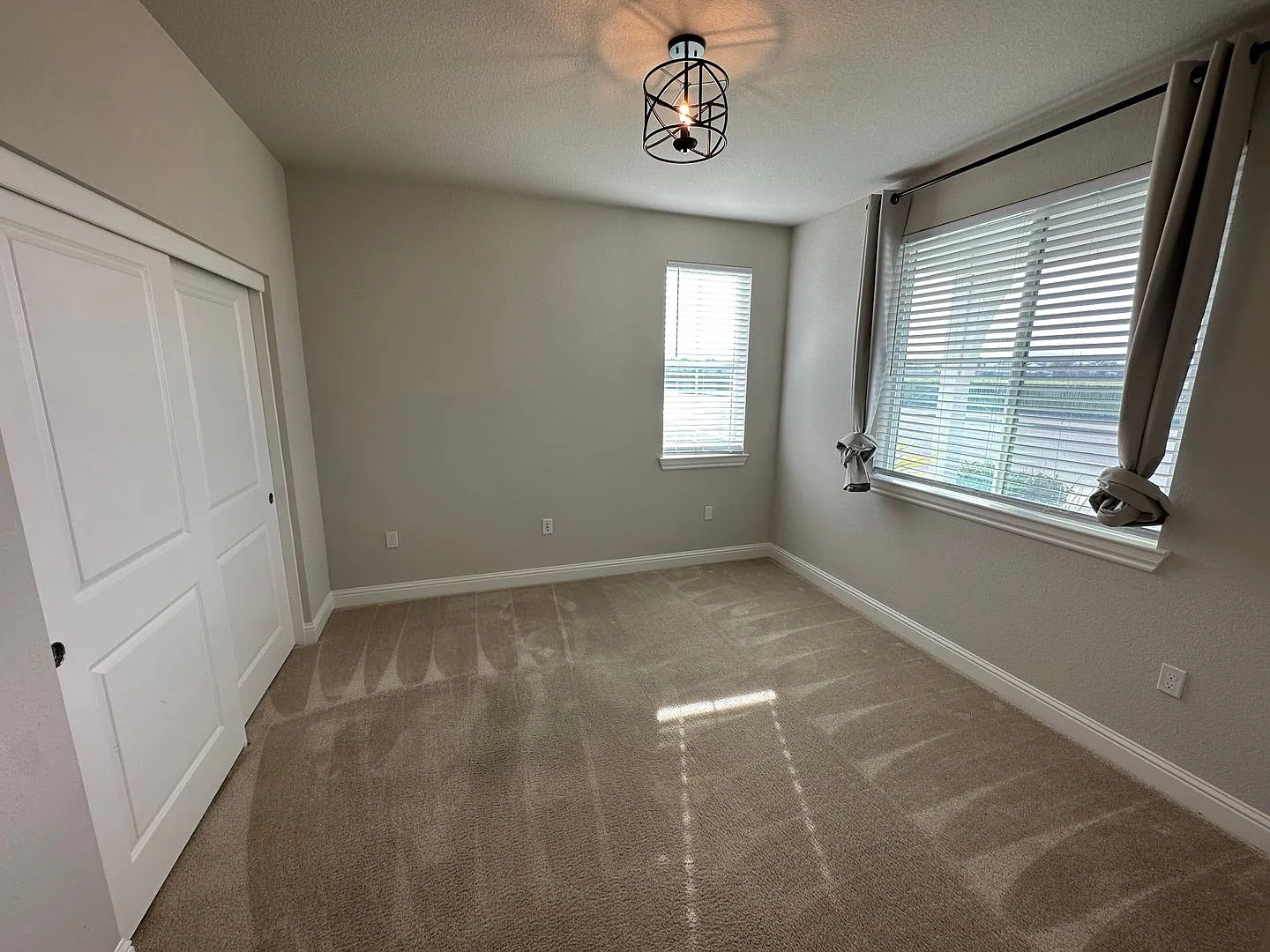 Stunning 5 Bedroom, 4 Bath Tracy Home / Best Property Management — Photo 4