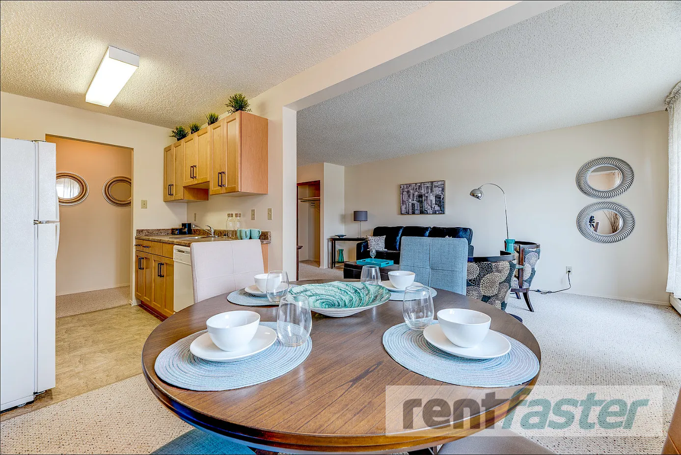 Parklane Apartments — Photo 4