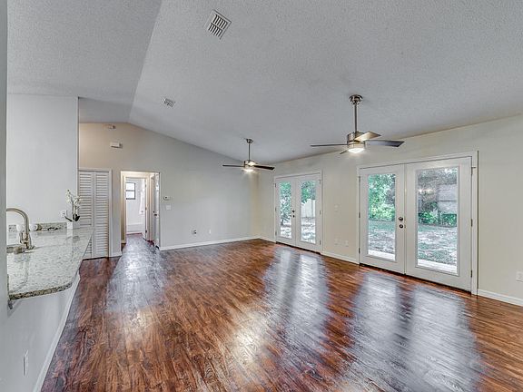 4th image of 8472 Three Creeks Blvd