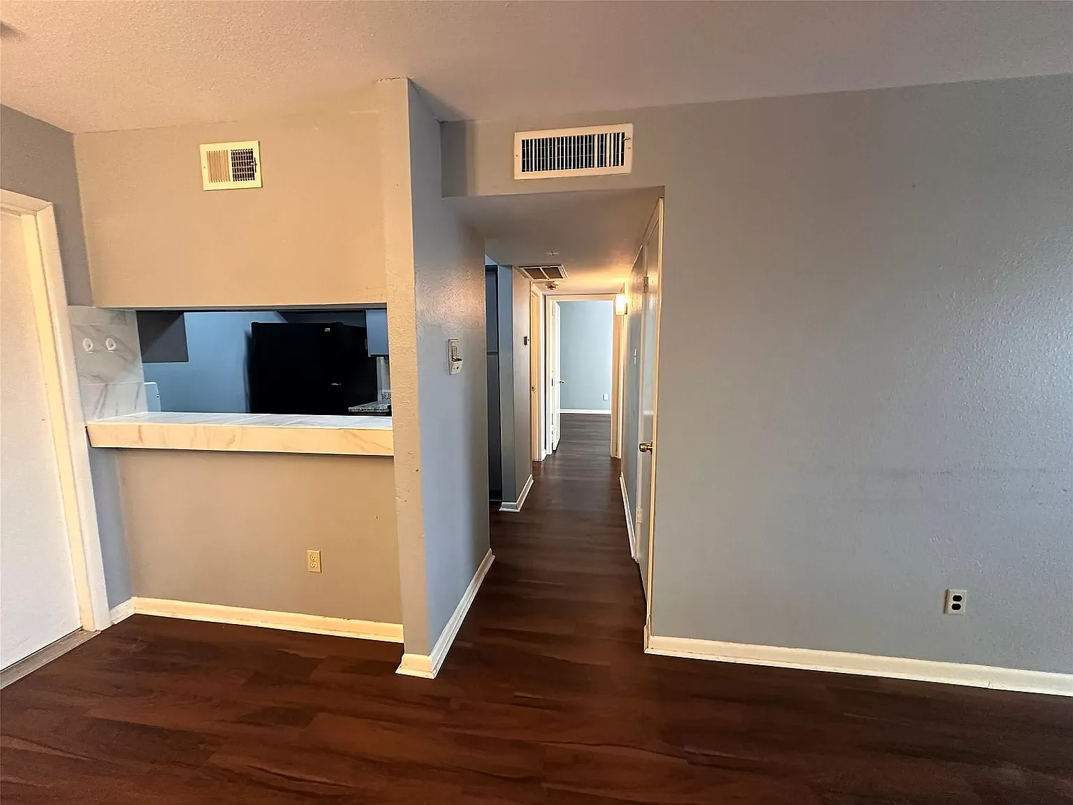 2 bed, 940 sqft, $1,250 — Photo 4