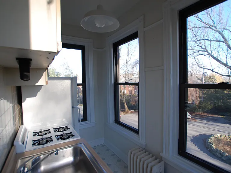 800 E Marshall St #5 — Photo 10