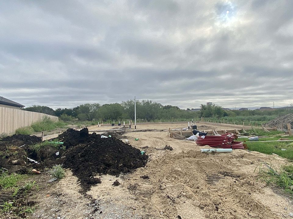 1st image of 1911 Briar Hollow Dr