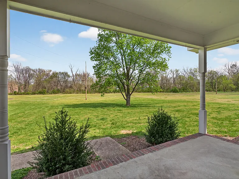 832 New Shackle Island Rd — Photo 3