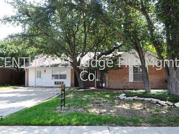 Welcome to 808 Dixon Drive!