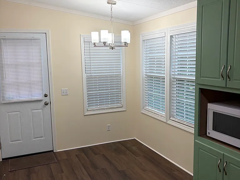 200 Pecan St — Photo 4