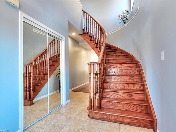 2nd image of 4689 Bracknell Rd