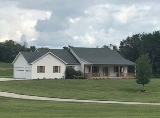 11400 Lake Rd, Dewitt, IL 61735