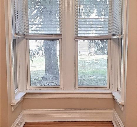Living room ceiling detail