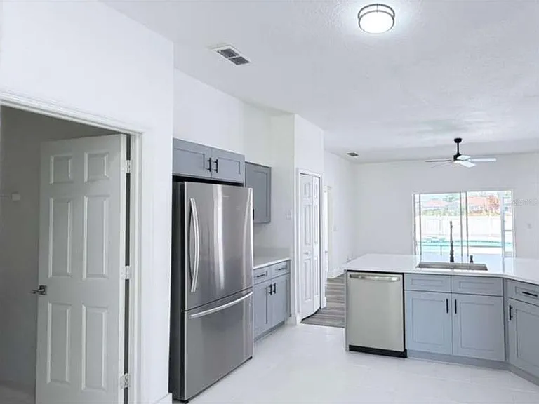 906 Berwick Dr — Photo 66