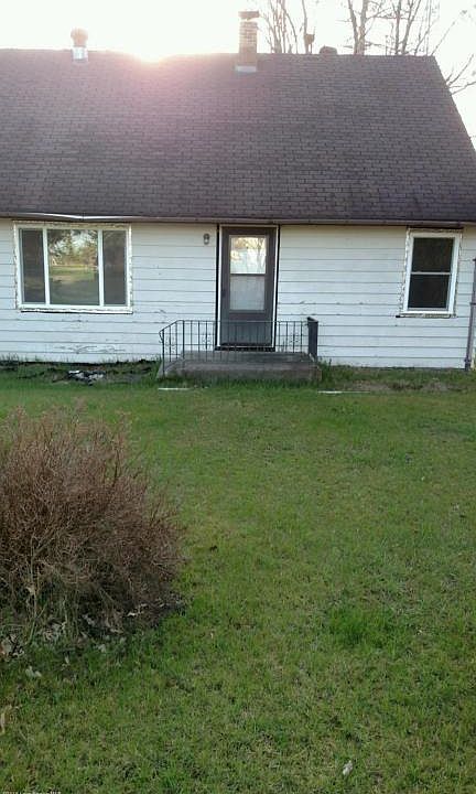1st image of 23929 Pine Ave