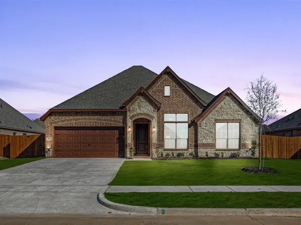 909 Meadow View Dr, Cleburne, TX 76033
