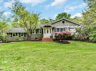 93 Sunlit Dr, Watchung, NJ 07069
