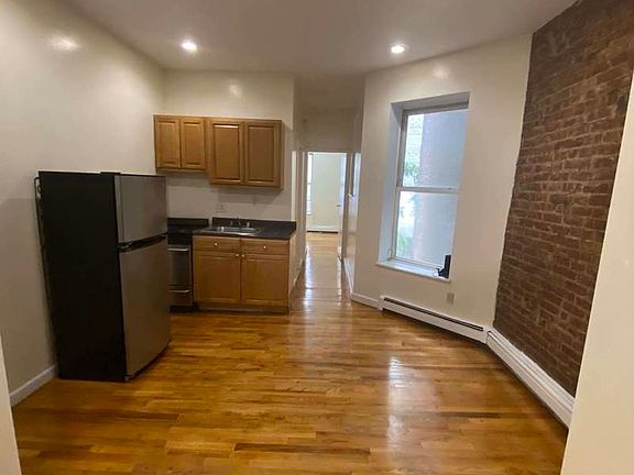 2nd image of 134 W 109th St #2DR
