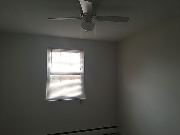 3rd image of 1240 Roosevelt Dr