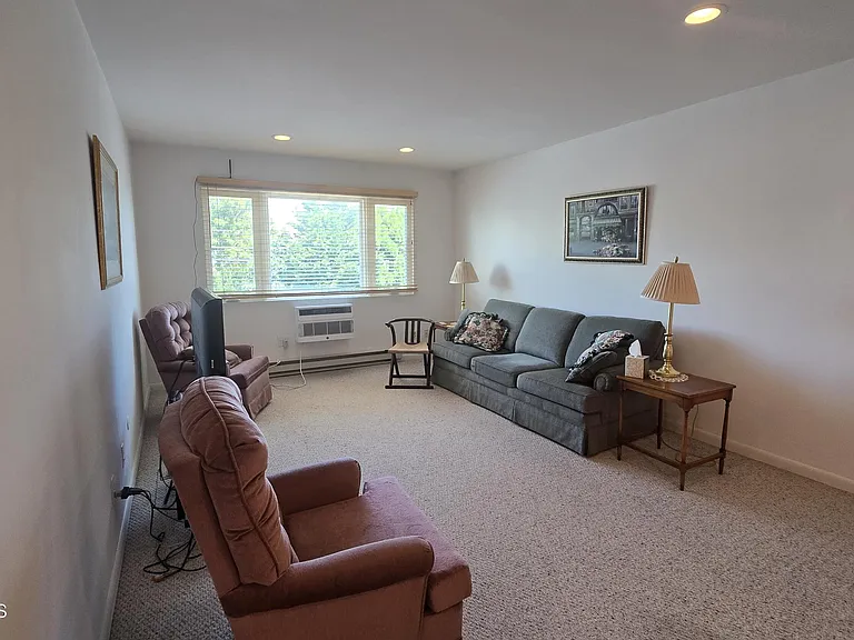 210 5th Ave #29 — Photo 7