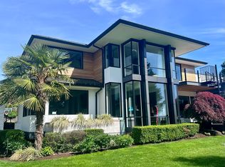 9235 NE 14th St, Clyde Hill, WA 98004