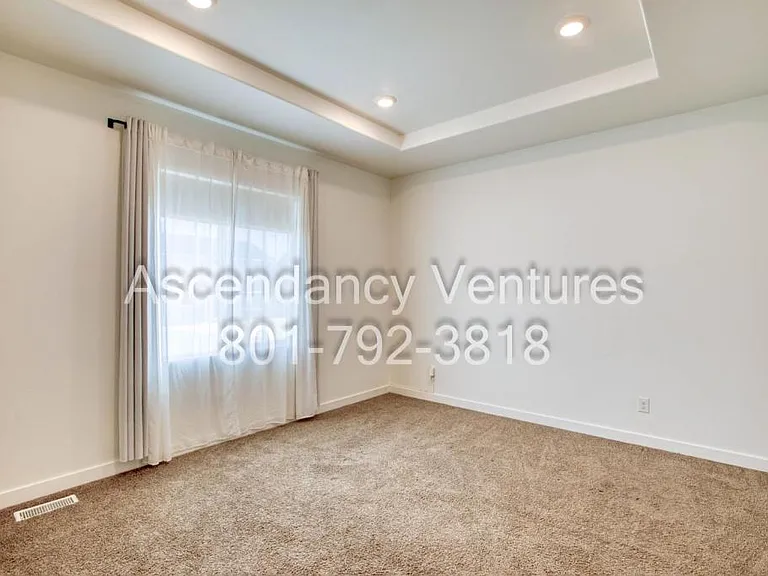 664 W 1300 N — Photo 10