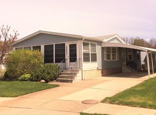 123 Tropicana Ave, Amherst, OH 44001