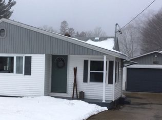 5237 Wickham Dr, Norton Shores, MI 49441