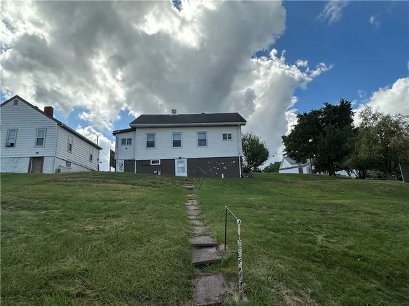 222 Charles St, Langeloth, PA 15054
