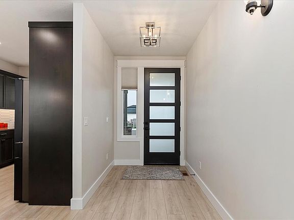 4th image of 20180 Carbondale Ave