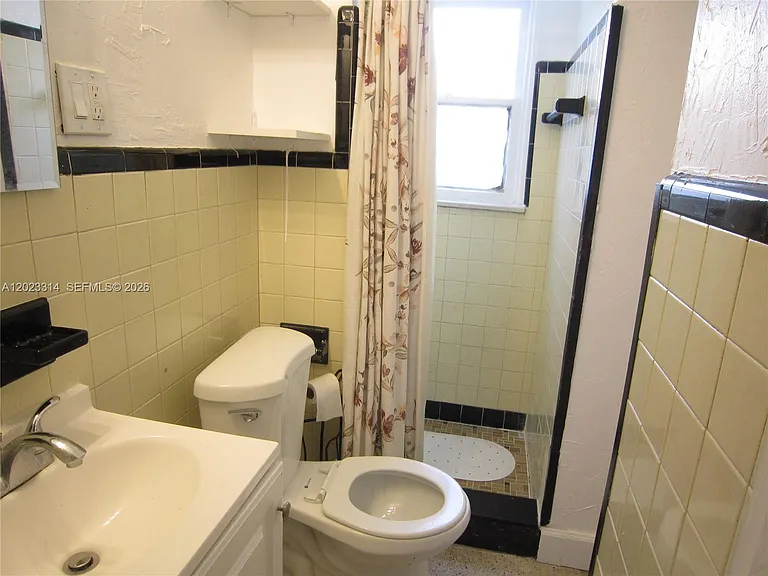 522 N 19th Ave #5 — Photo 7
