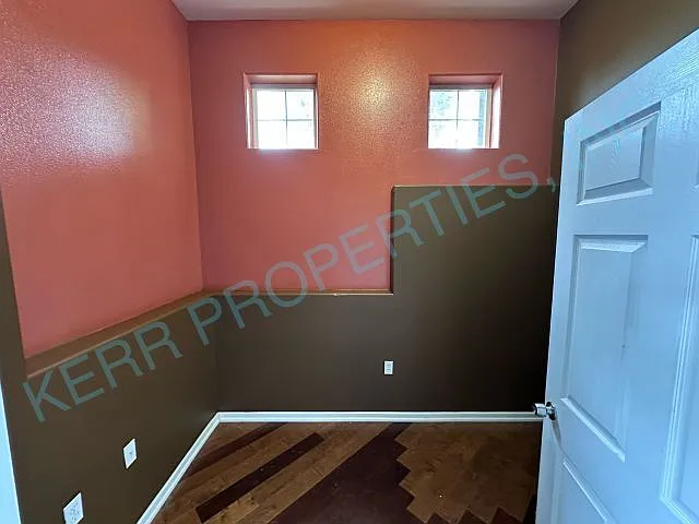 512 SE Espinosa St — Photo 25