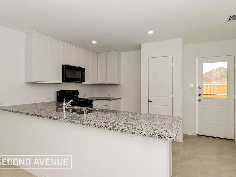 1947 Aves Glen Ln — Photo 4