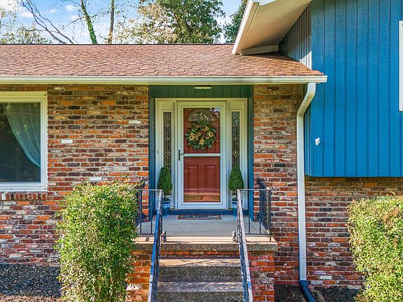 3rd image of 8717 Wimbledon Dr