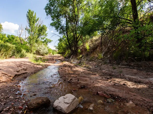 20B Glowing Star Rd, Santa Fe, NM 87506