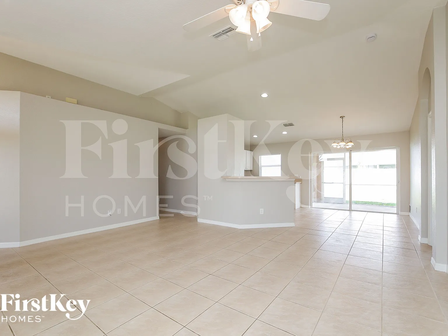 4 bed, 2.0 bath, 1583 sqft, $1,925 — Photo 4